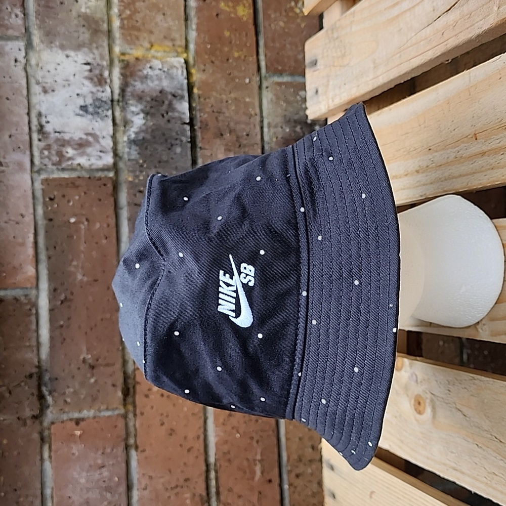 Nike SB, Black, White Dot, Bucket Hat